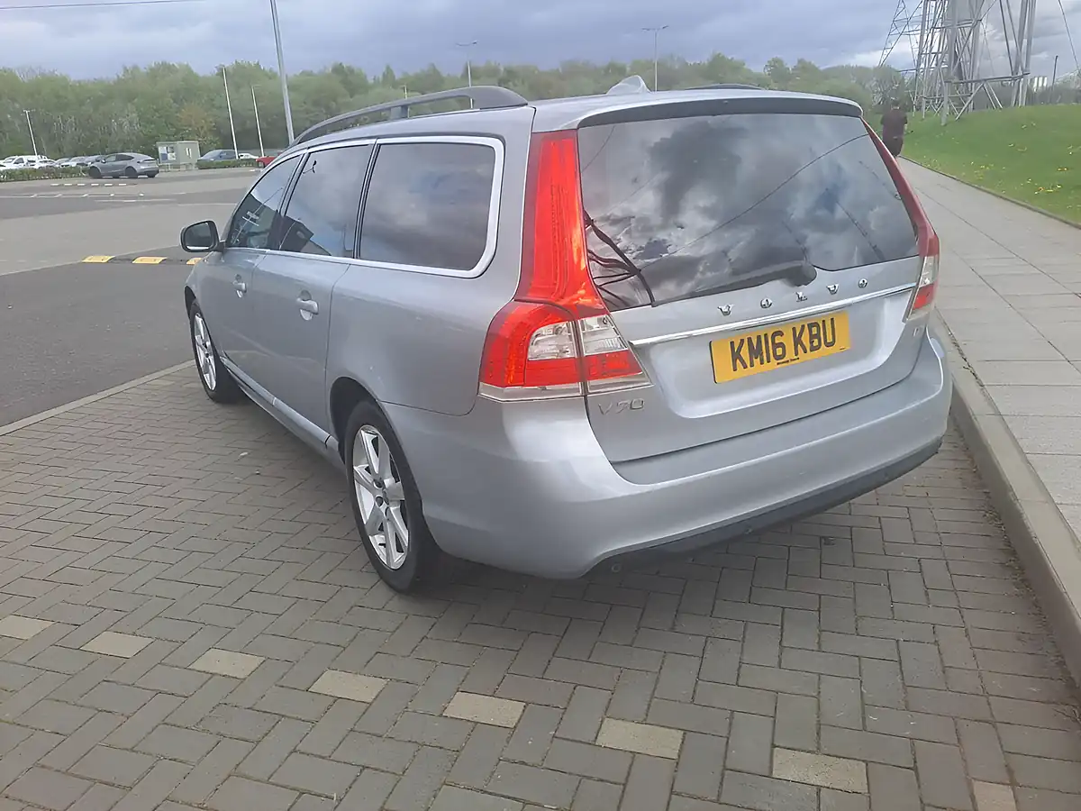 Used 2016 Volvo V70 Se Nav Silver - Interior and Exterior details 5