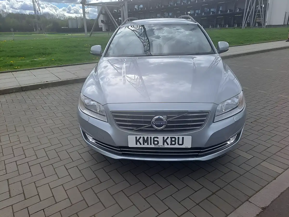 Used 2016 Volvo V70 Se Nav Silver - Interior and Exterior details 9
