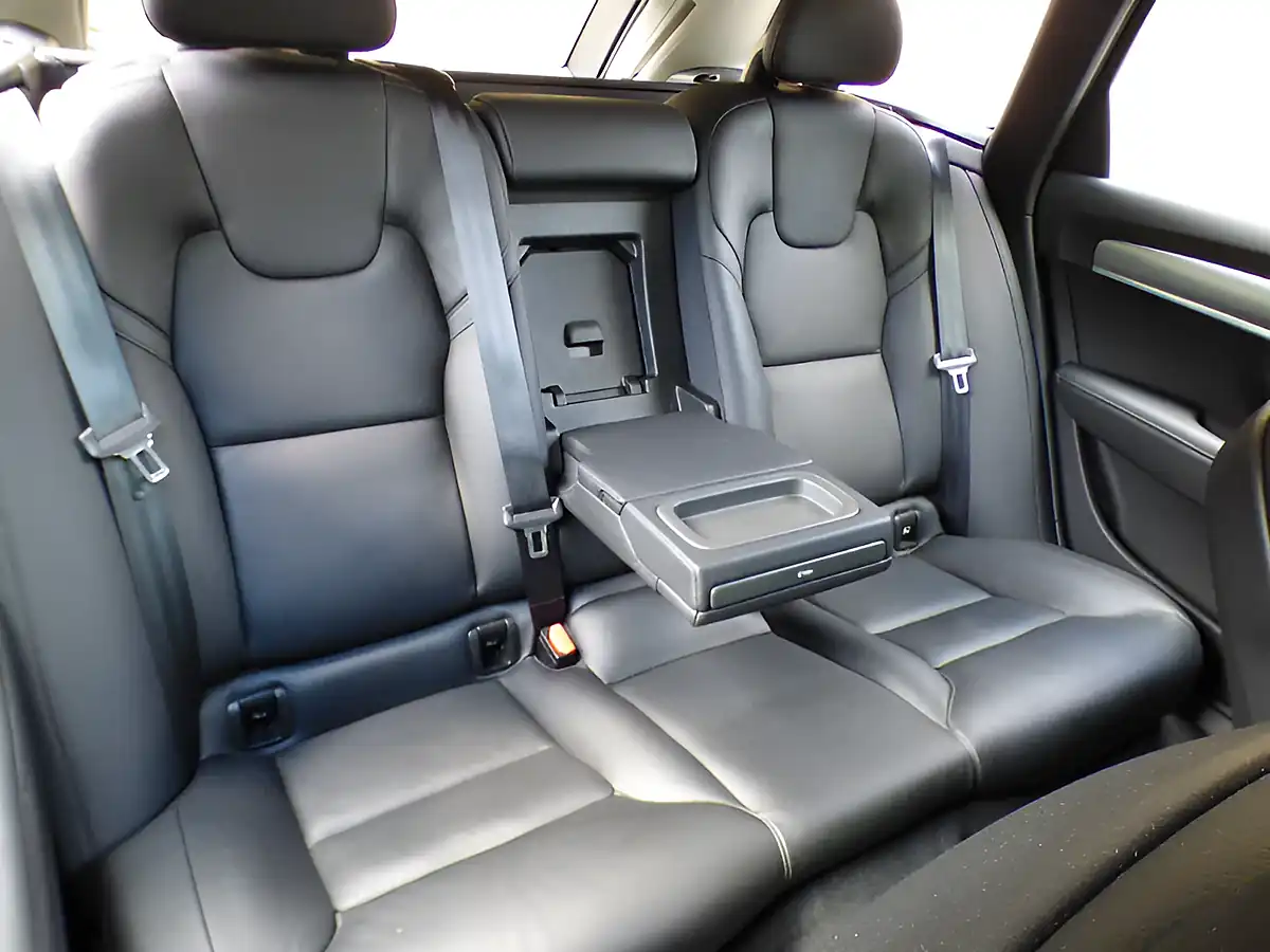 Used 2016 Volvo V90 Momentum Grey - Interior and Exterior details 10