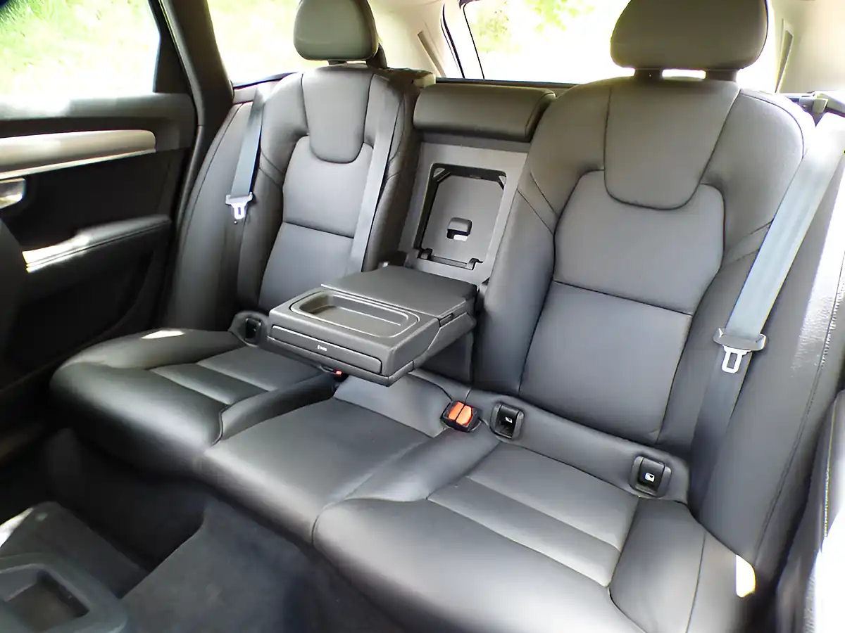 Used 2016 Volvo V90 Momentum Grey - Interior and Exterior details 12