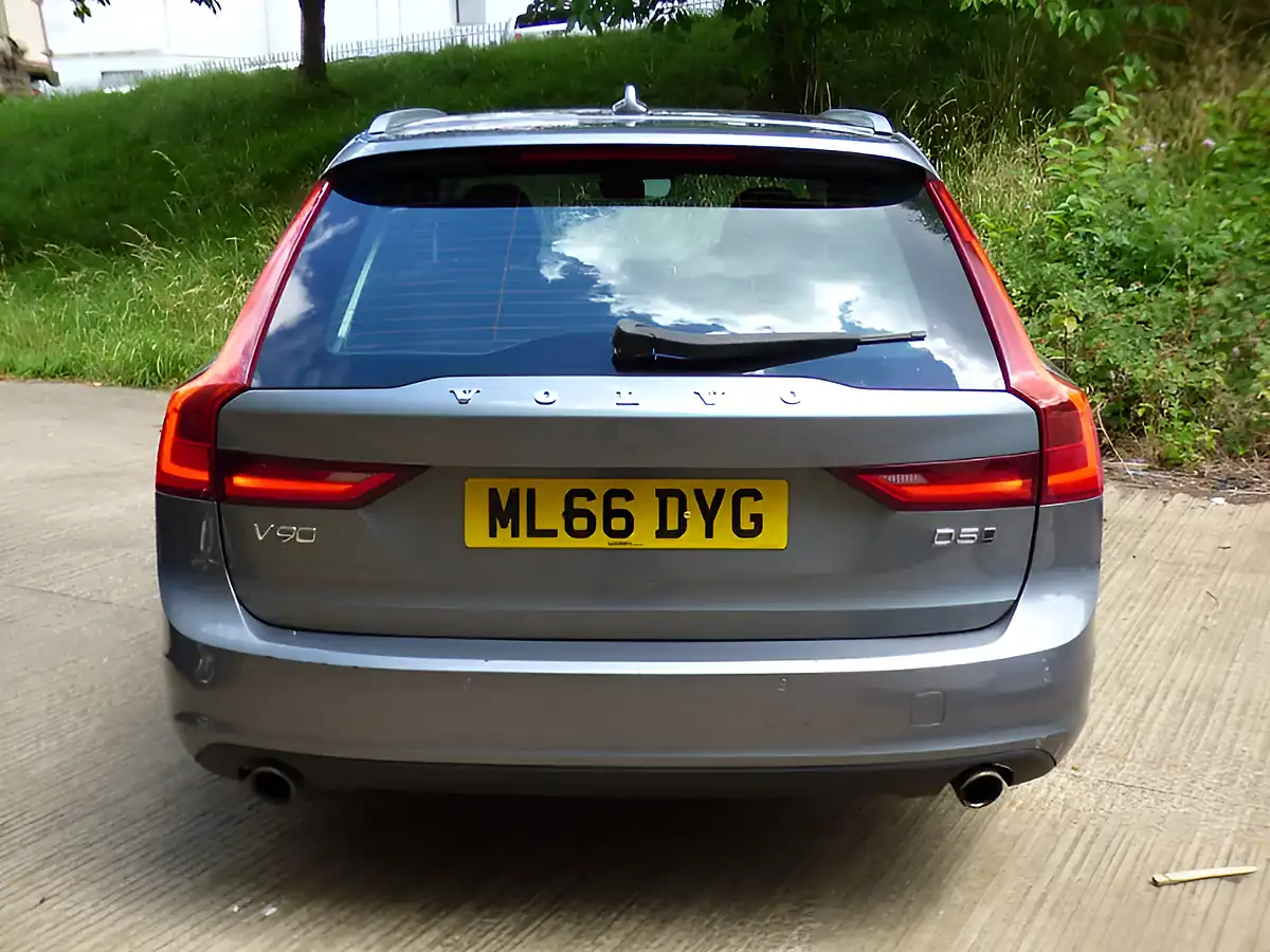 Used 2016 Volvo V90 Momentum Grey - Interior and Exterior details 14