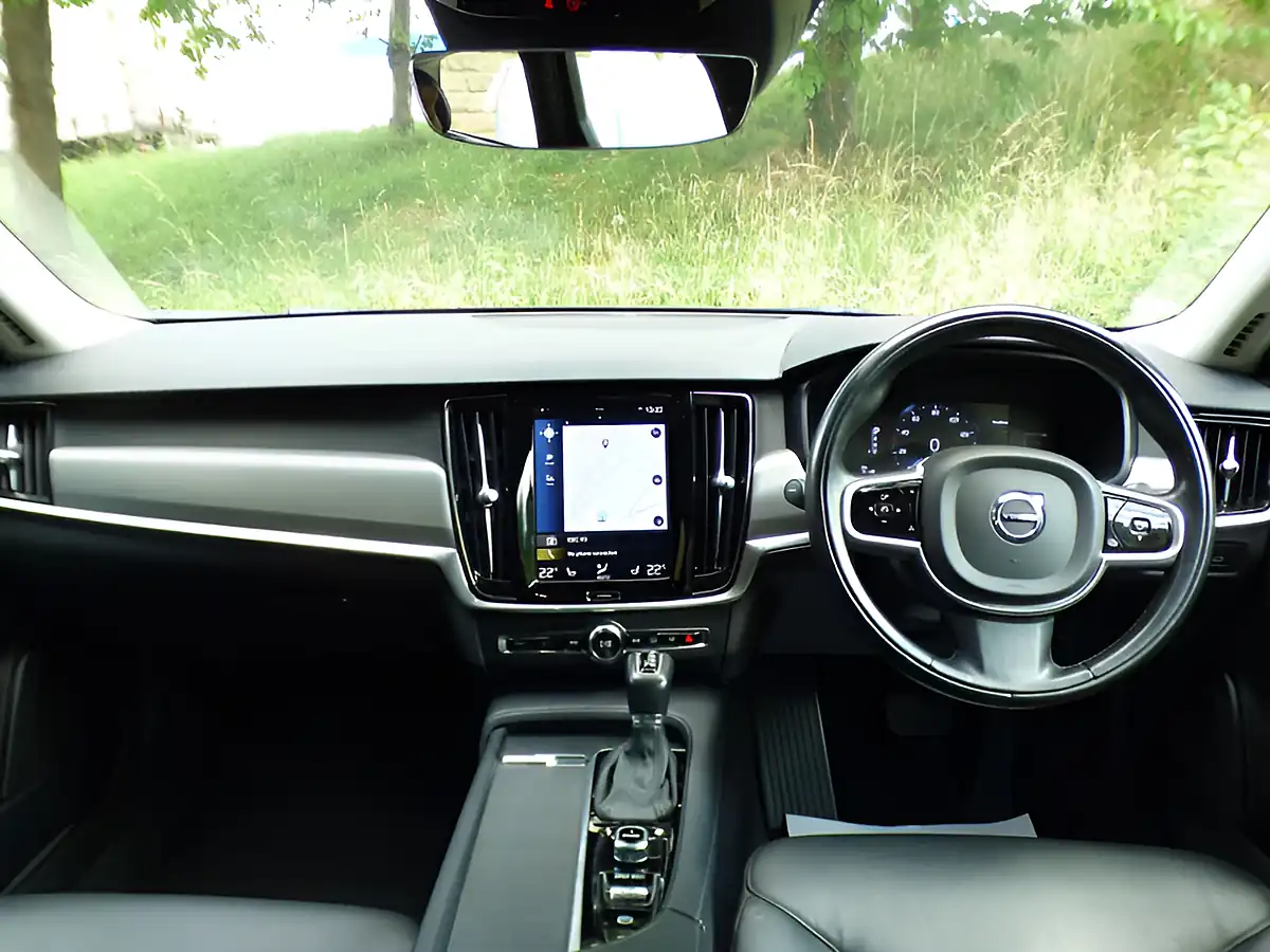 Used 2016 Volvo V90 Momentum Grey - Interior and Exterior details 20