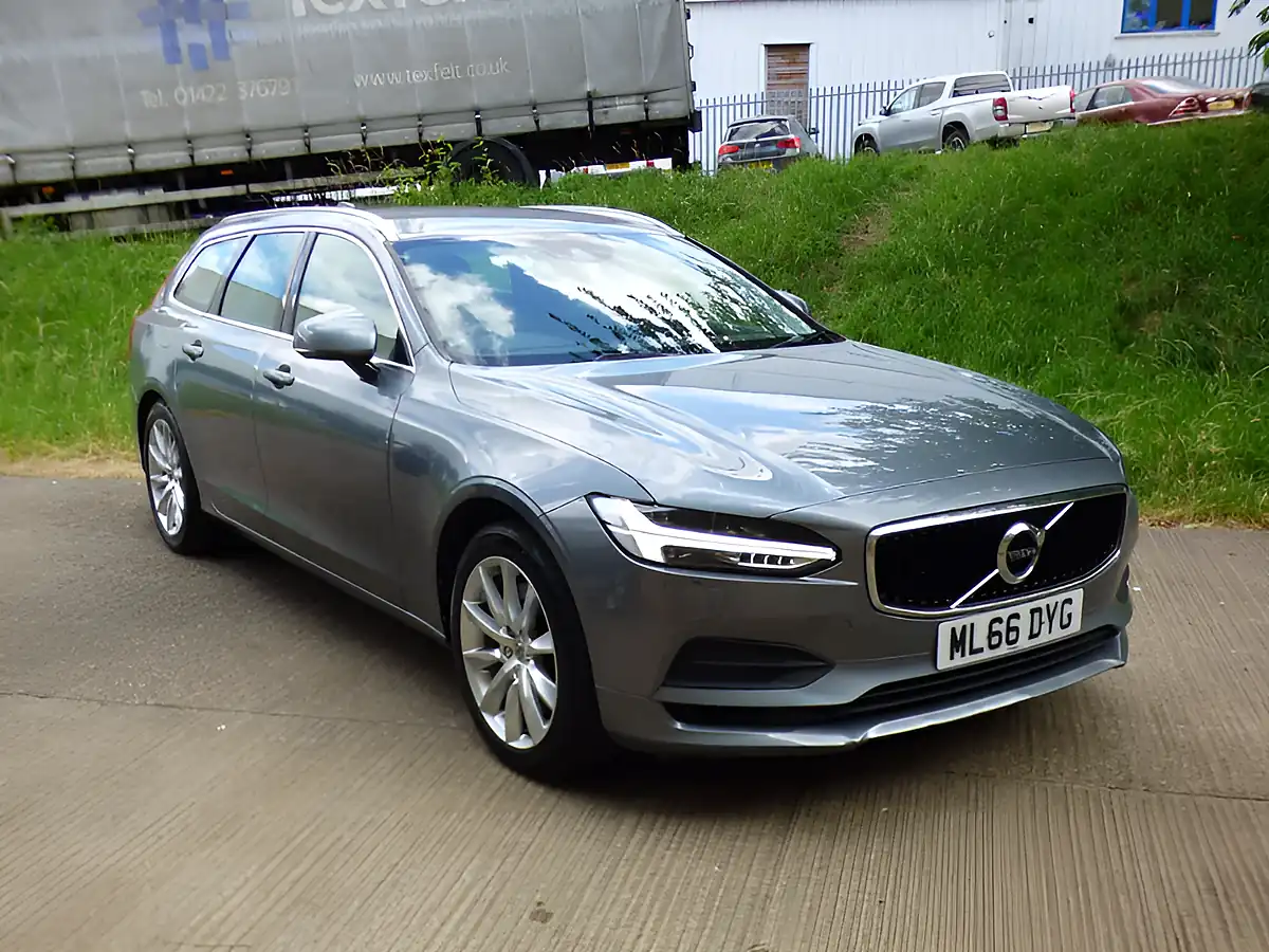 Used 2016 Volvo V90 Momentum Grey - Interior and Exterior details 4