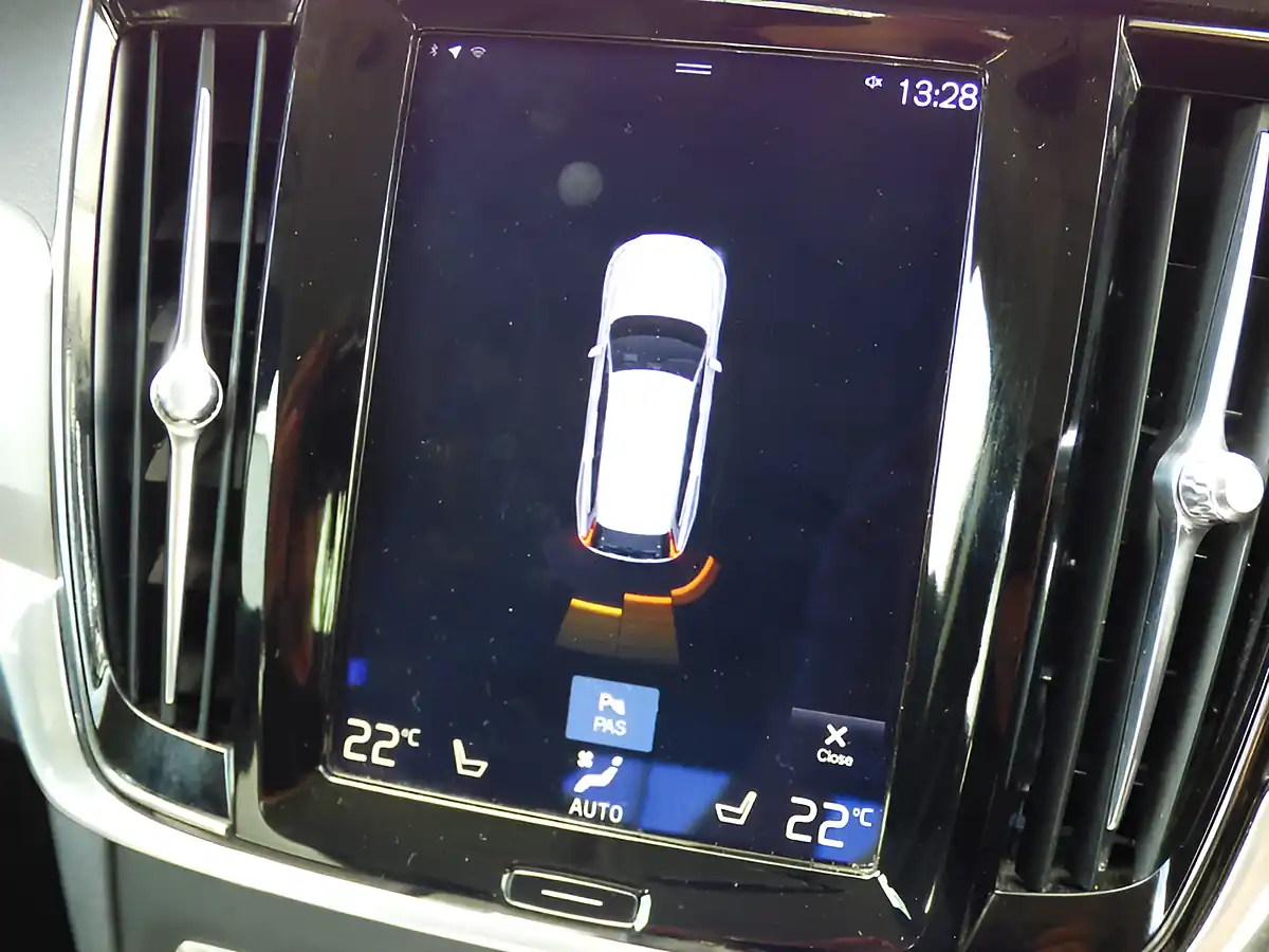 Used 2016 Volvo V90 Momentum Grey - Interior and Exterior details 5