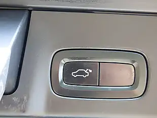 Used 2016 Volvo V90 Momentum Grey - Interior and Exterior details 9