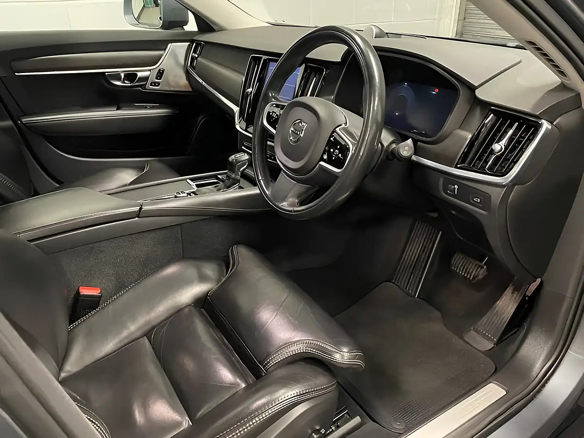 Used 2016 Volvo V90 Xenium Pack Grey - Interior and Exterior details 11