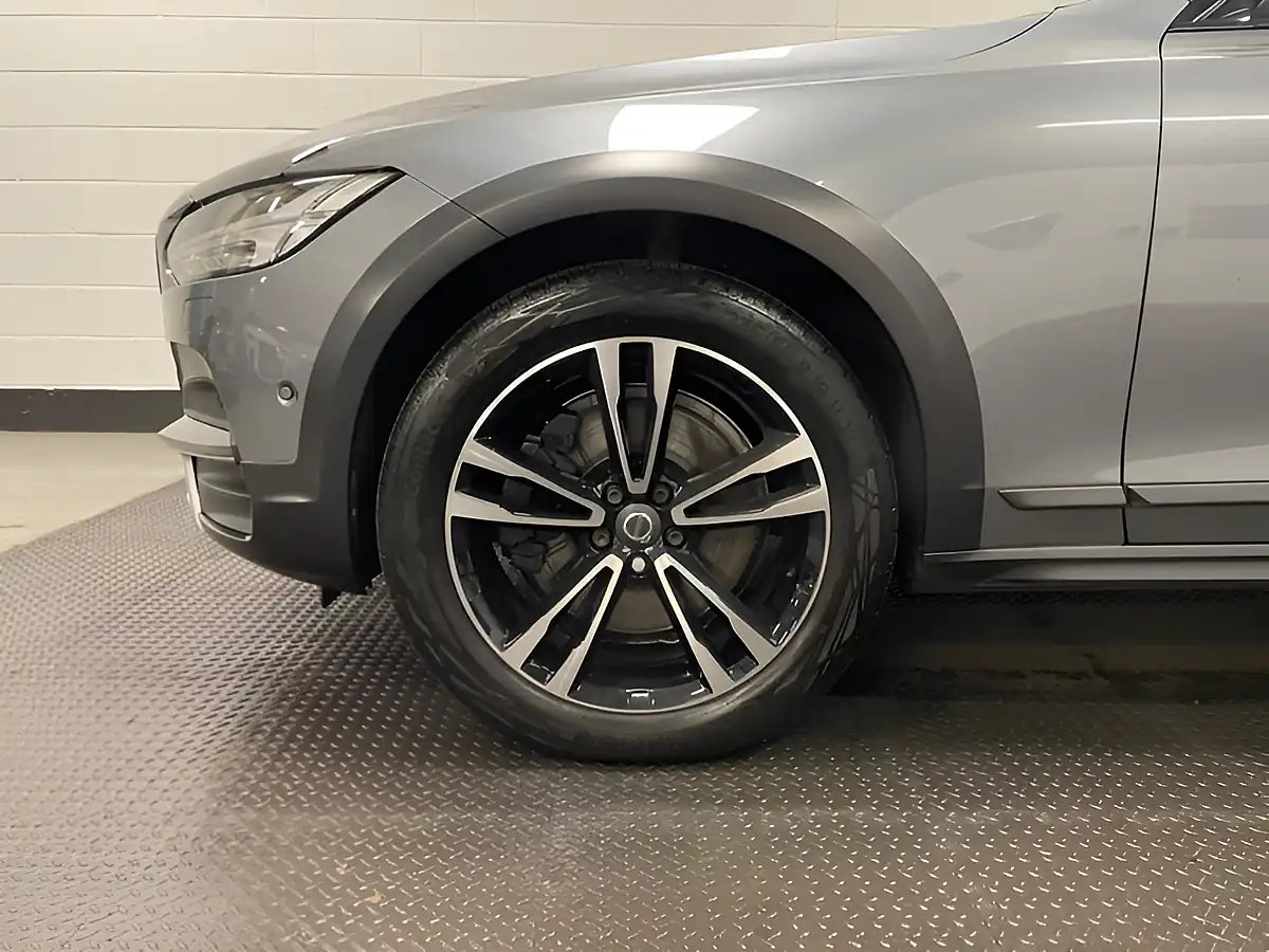 Used 2016 Volvo V90 Xenium Pack Grey - Interior and Exterior details 5