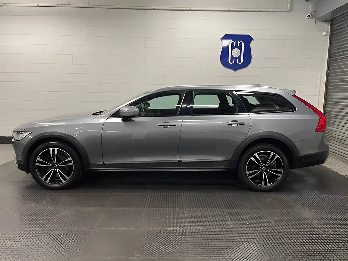 Used 2016 Volvo V90 Xenium Pack Grey - Interior and Exterior details 9