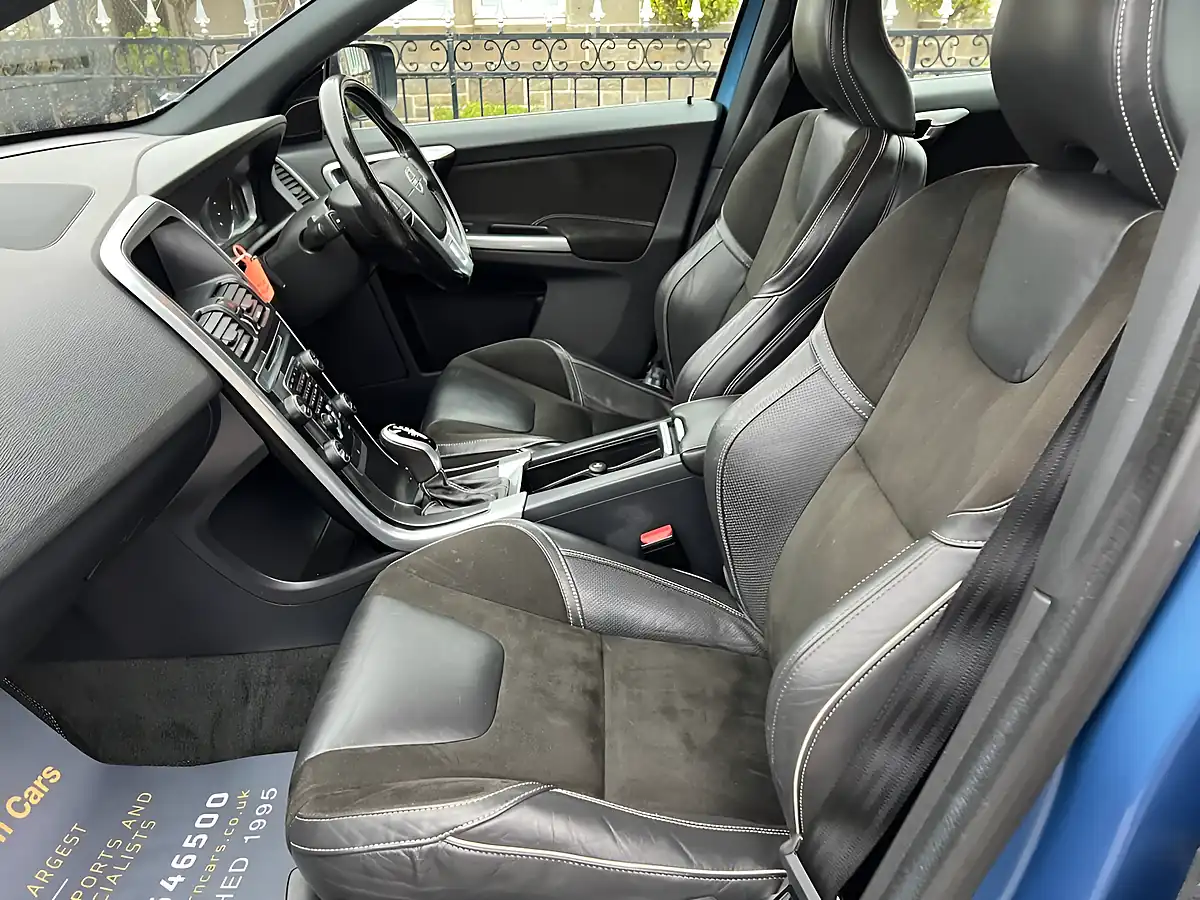 Used 2016 Volvo XC60 R-Design Blue - Interior and Exterior details 11