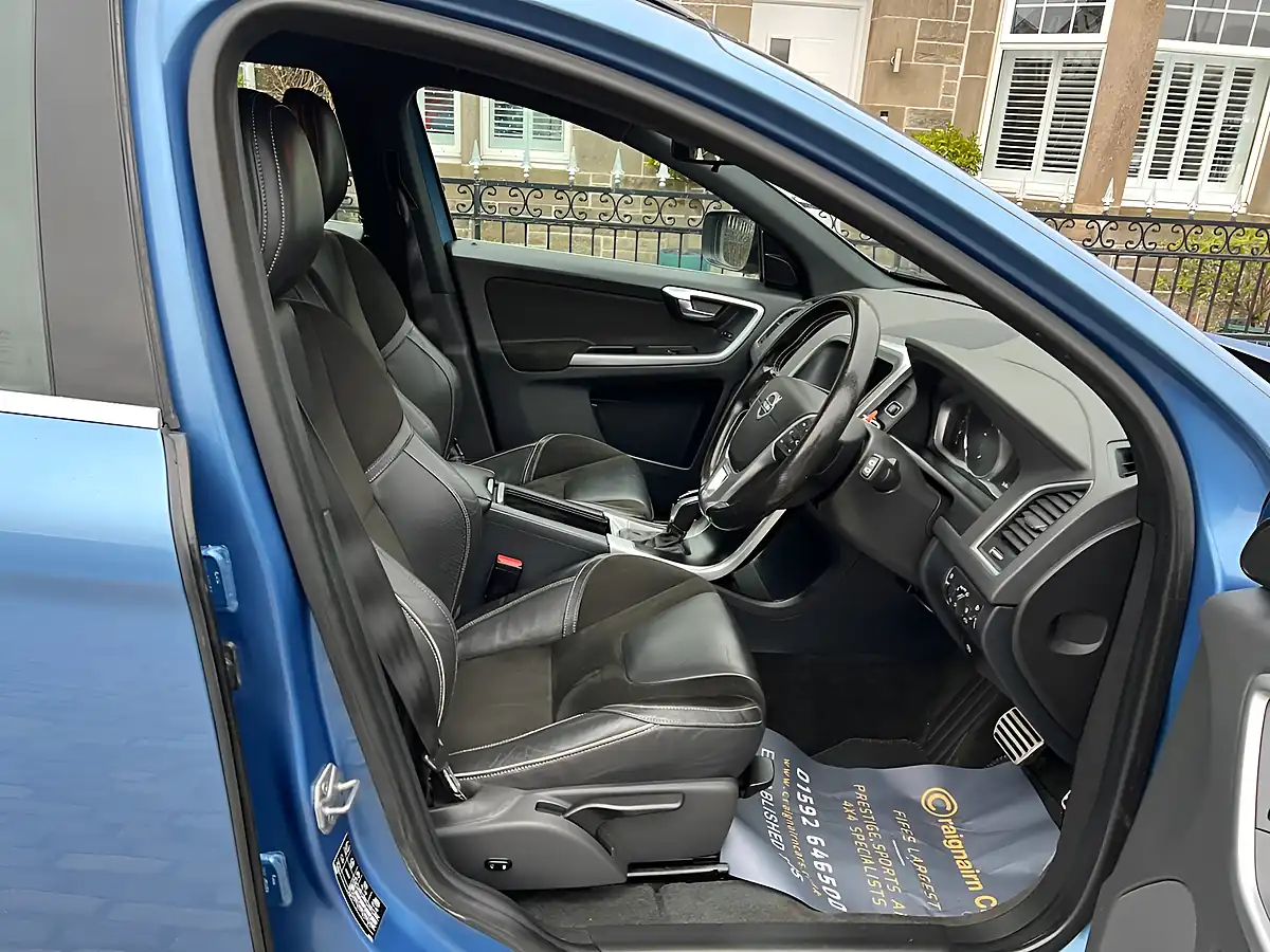 Used 2016 Volvo XC60 R-Design Blue - Interior and Exterior details 2