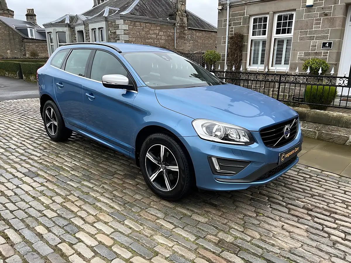 Used 2016 Volvo XC60 R-Design Blue - Interior and Exterior details 4
