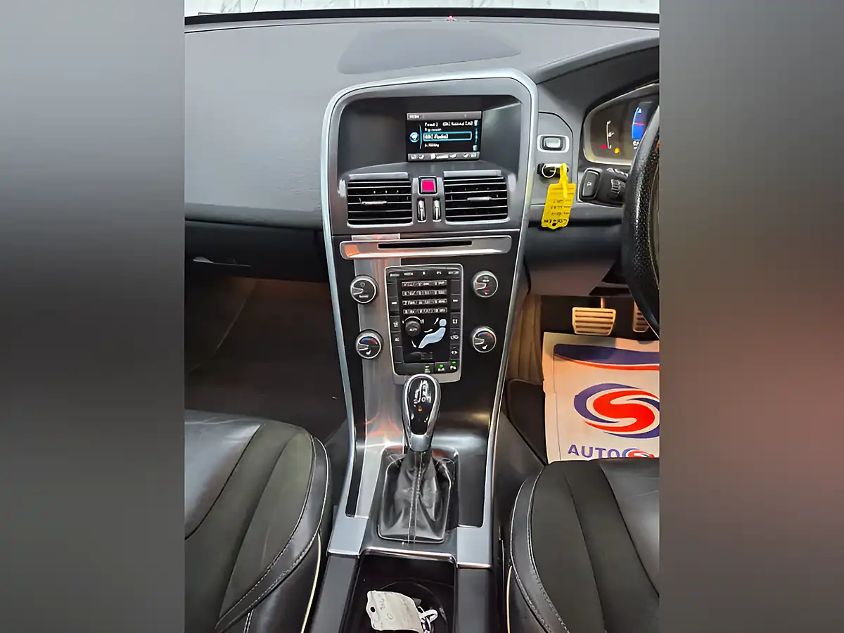 Used 2016 Volvo XC60 R-Design Grey - Interior and Exterior details 12