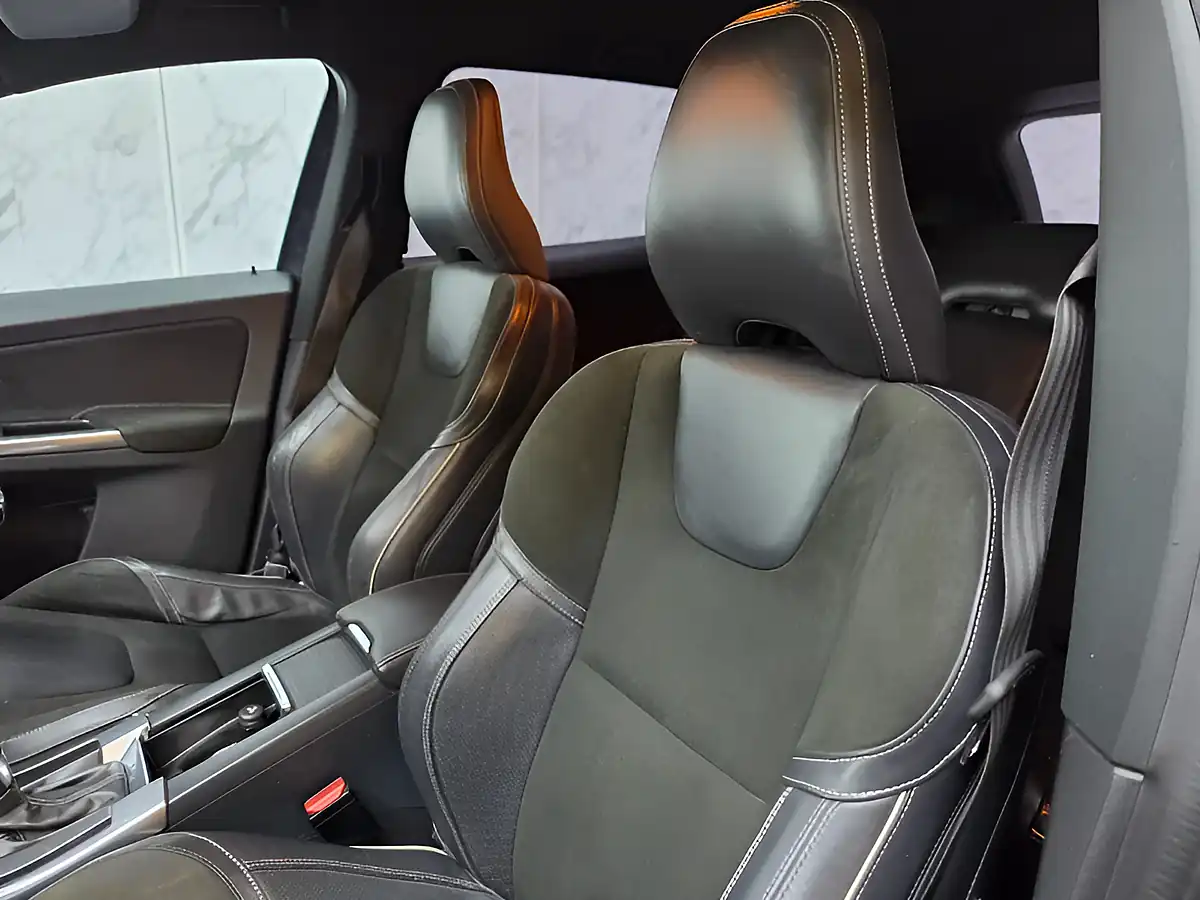 Used 2016 Volvo XC60 R-Design Grey - Interior and Exterior details 13