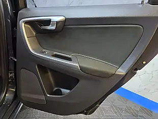 Used 2016 Volvo XC60 R-Design Grey - Interior and Exterior details 18