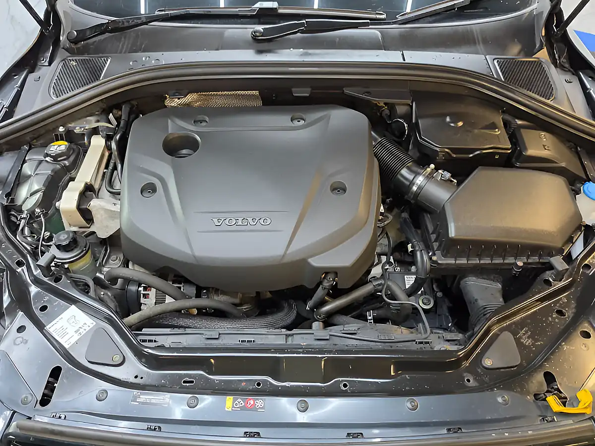 Used 2016 Volvo XC60 R-Design Grey - Interior and Exterior details 20