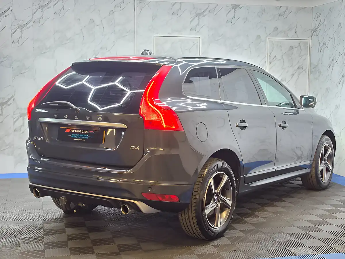 Used 2016 Volvo XC60 R-Design Grey - Interior and Exterior details 9