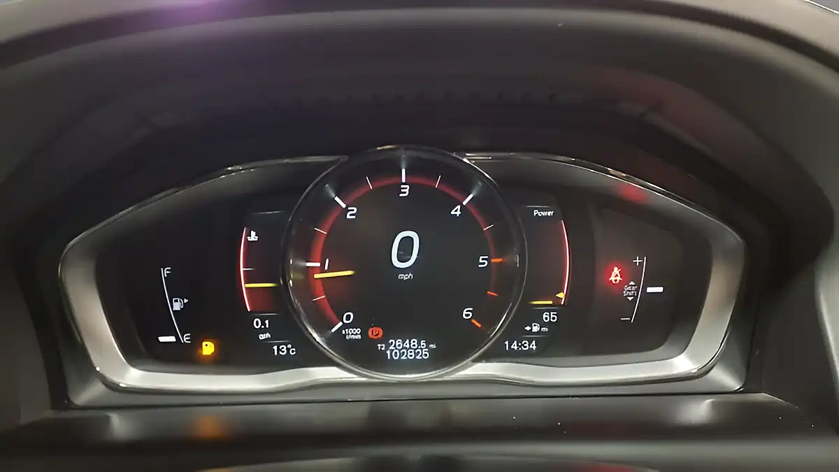 Used 2016 Volvo XC60 R-Design Lux Blue - Interior and Exterior details 16