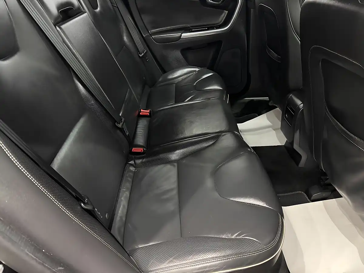 Used 2016 Volvo XC60 R-Design Lux Nav Black - Interior and Exterior details 18