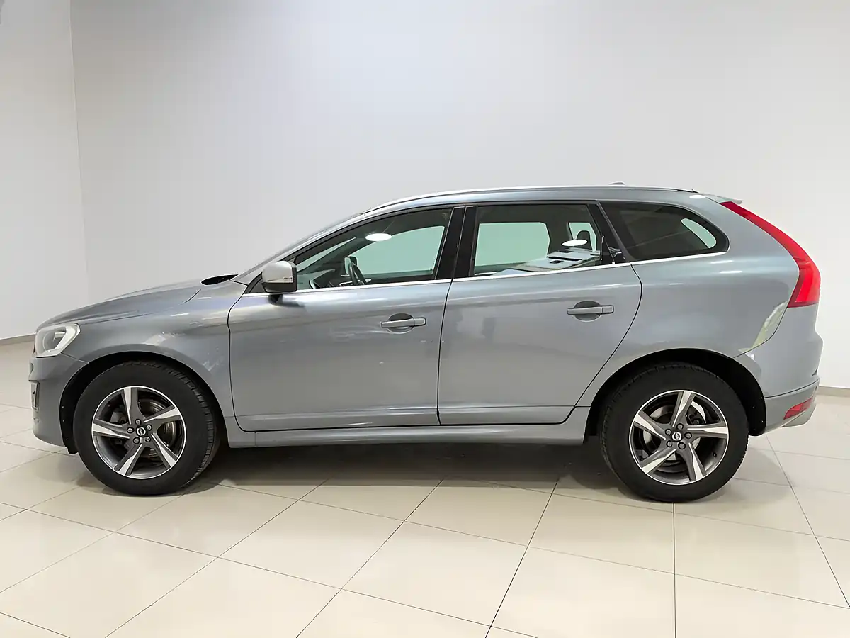 Used 2016 Volvo XC60 R-Design Lux Nav Grey - Interior and Exterior details 5