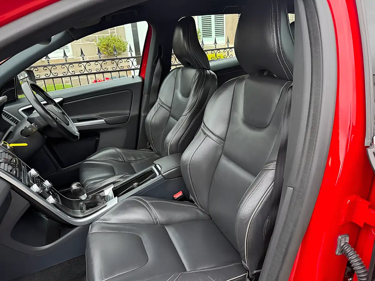 Used 2016 Volvo XC60 R-Design Lux Nav Red - Interior and Exterior details 17