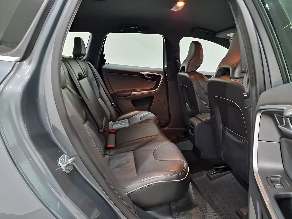Used 2016 Volvo XC60 R-Design Lux Osmium Grey - Interior and Exterior details 12