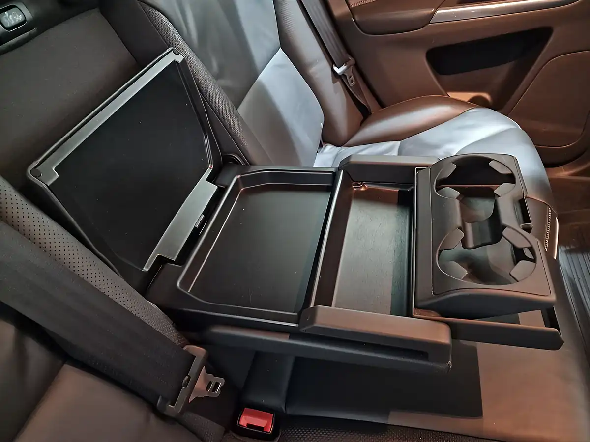 Used 2016 Volvo XC60 R-Design Lux Osmium Grey - Interior and Exterior details 14