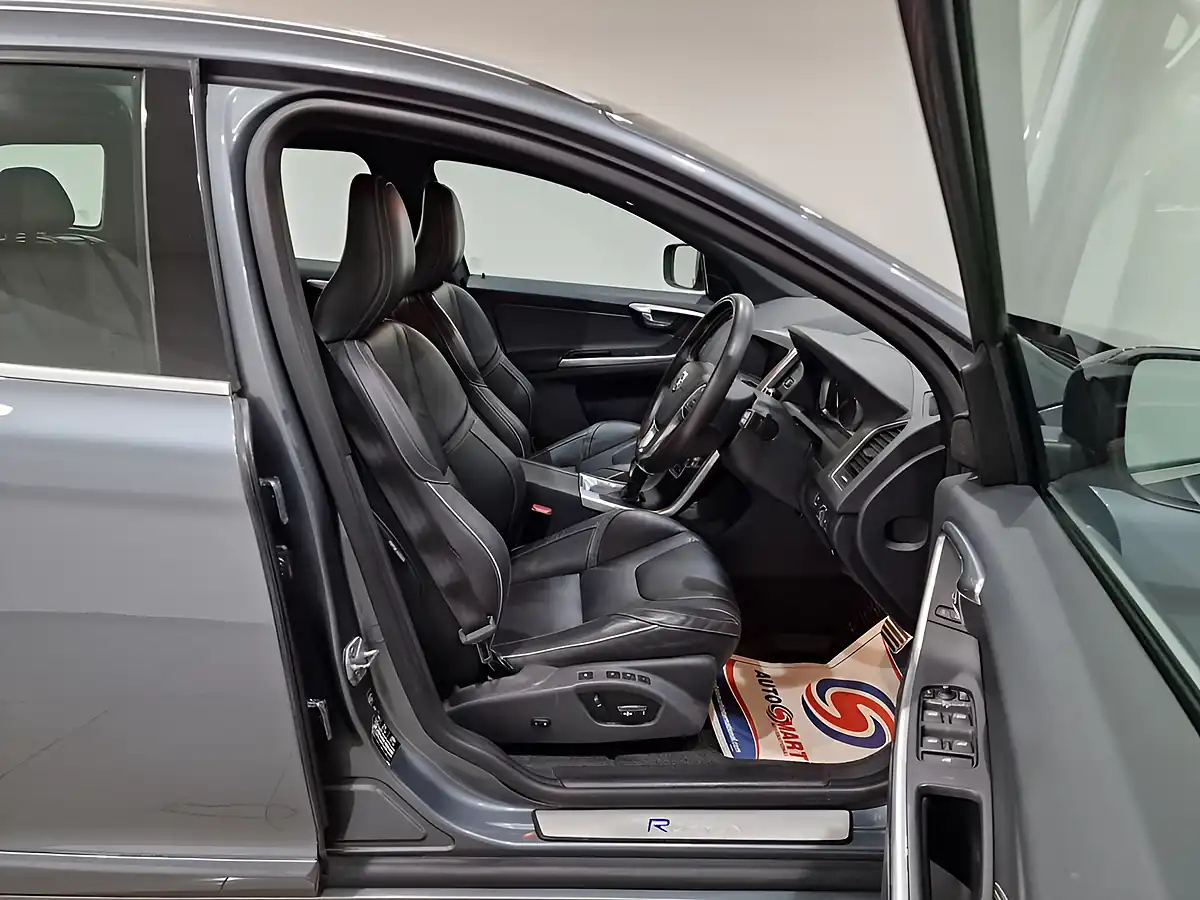 Used 2016 Volvo XC60 R-Design Lux Osmium Grey - Interior and Exterior details 9