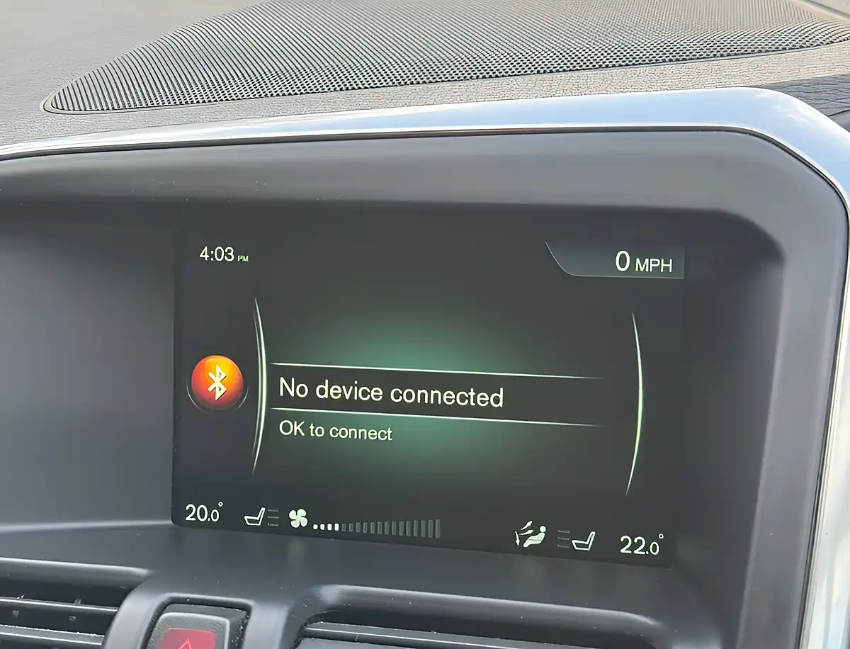 Used 2016 Volvo XC60 R-Design Luxury Nav Ice White - Interior and Exterior details 15