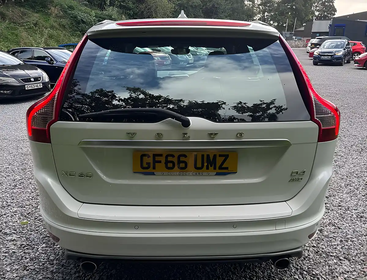 Used 2016 Volvo XC60 R-Design Luxury Nav Ice White - Interior and Exterior details 4