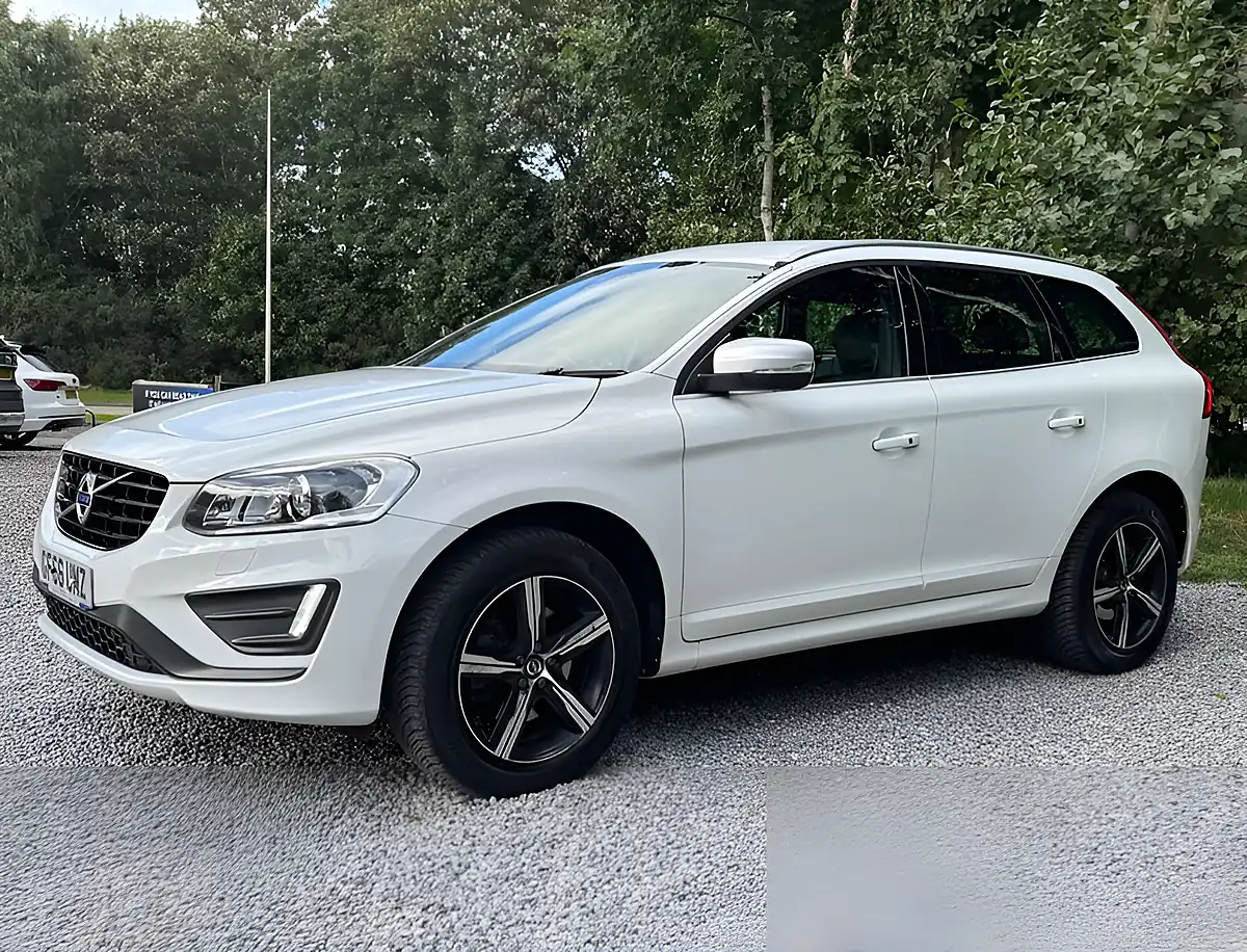Used 2016 Volvo XC60 R-Design Luxury Nav Ice White - Interior and Exterior details 7