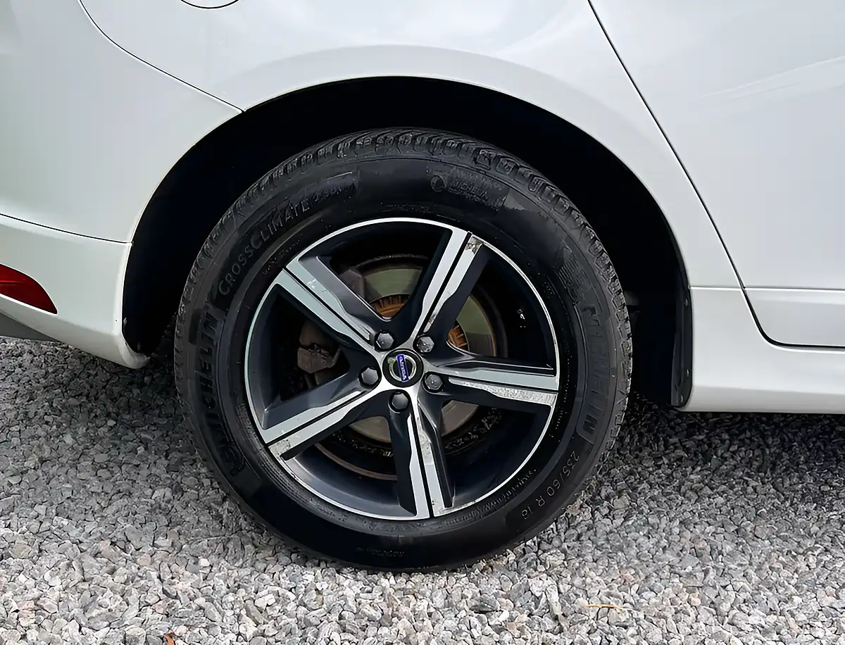 Used 2016 Volvo XC60 R-Design Luxury Nav Ice White - Interior and Exterior details 9