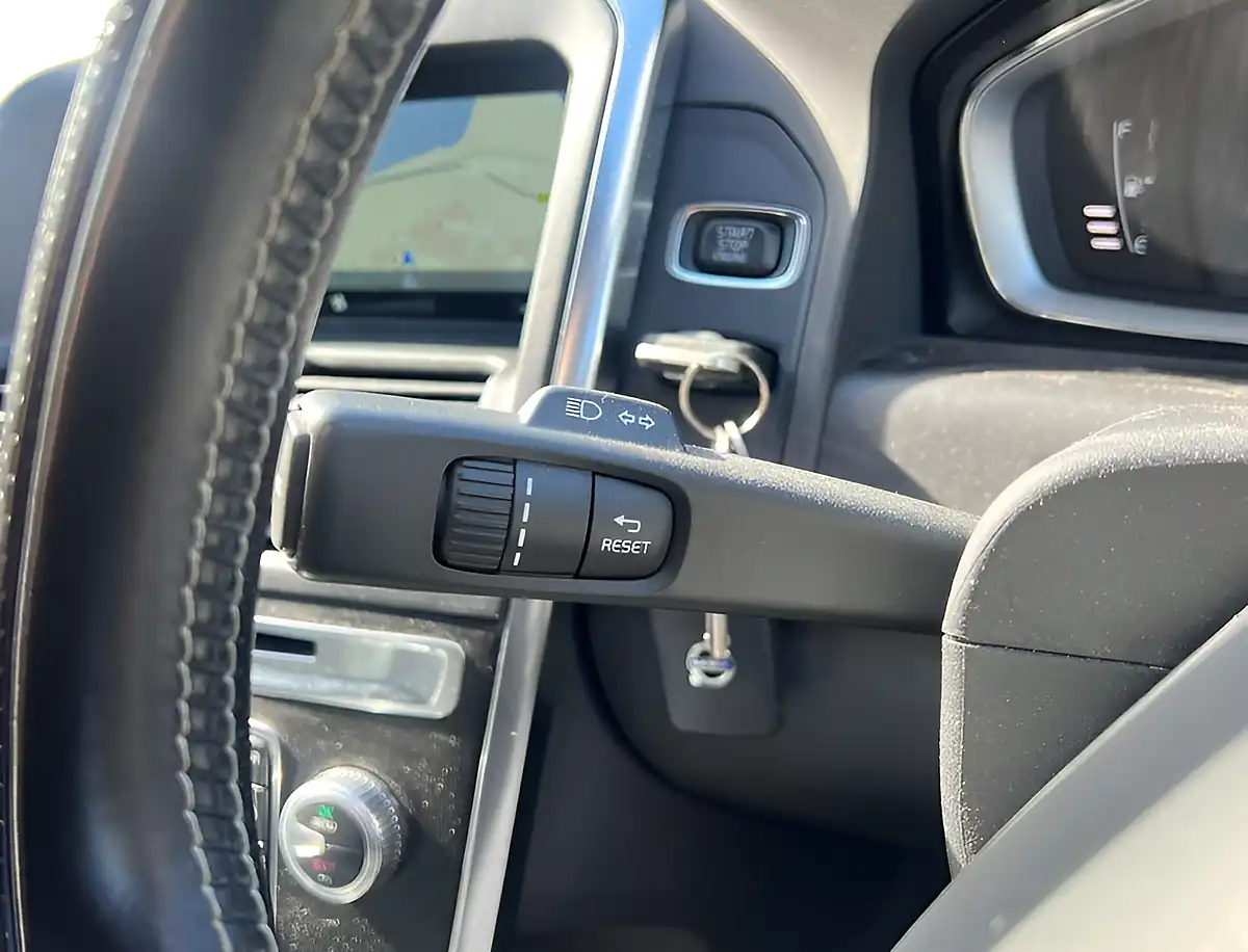 Used 2016 Volvo XC60 R-Design Luxury Nav Osmium Grey - Interior and Exterior details 13