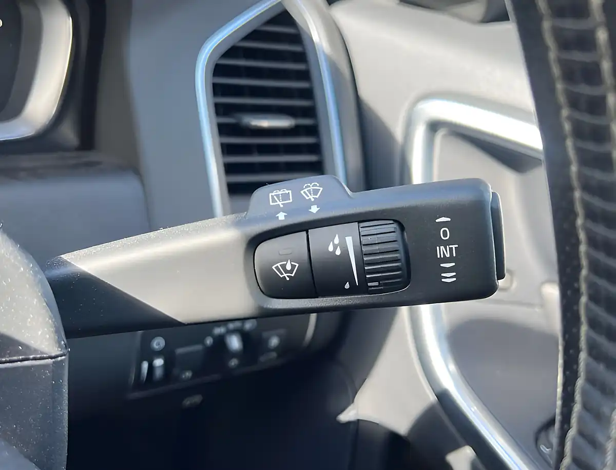 Used 2016 Volvo XC60 R-Design Luxury Nav Osmium Grey - Interior and Exterior details 14