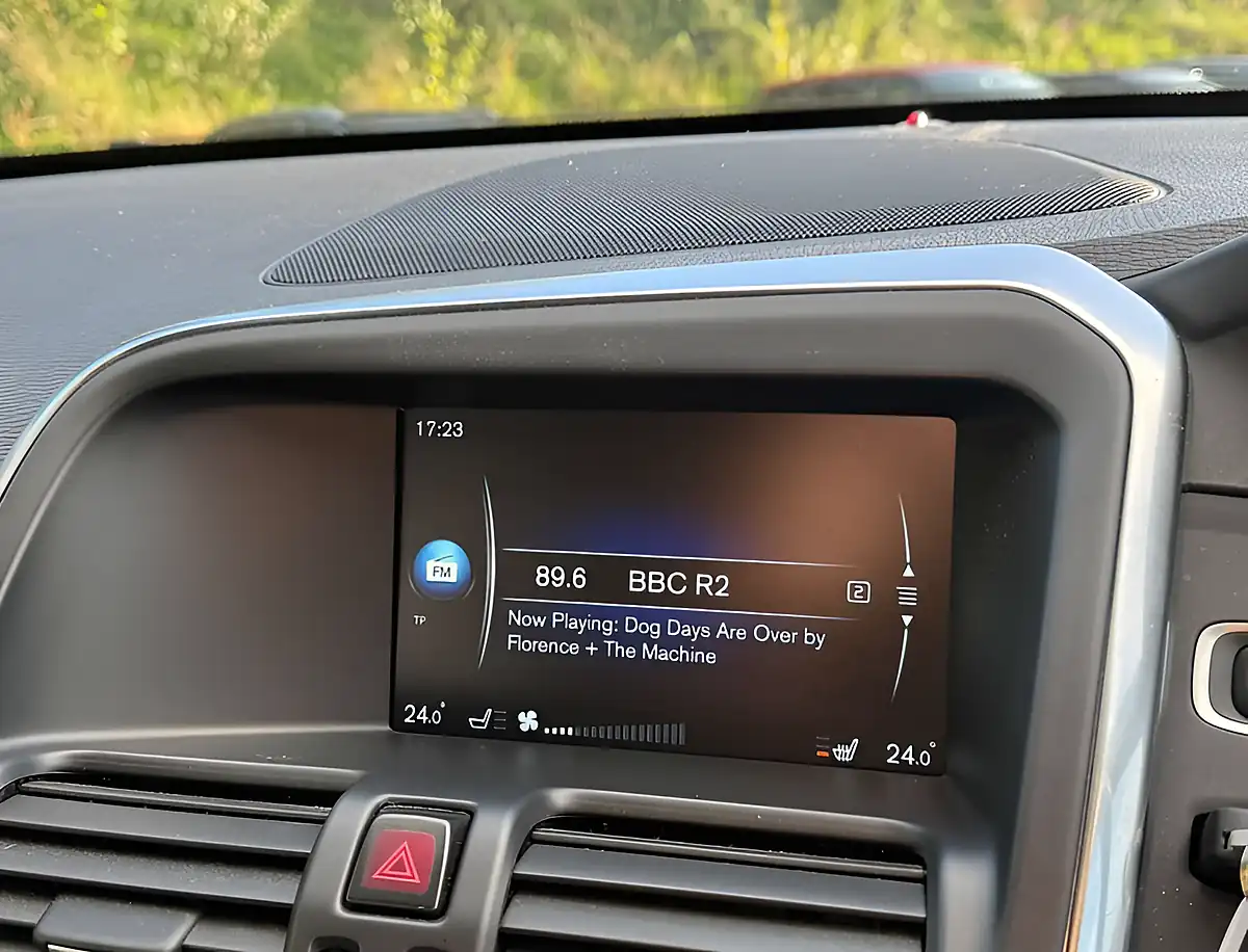 Used 2016 Volvo XC60 R-Design Luxury Nav Power Blue - Interior and Exterior details 12
