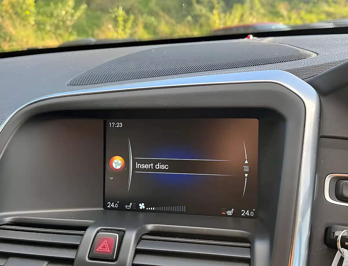 Used 2016 Volvo XC60 R-Design Luxury Nav Power Blue - Interior and Exterior details 14
