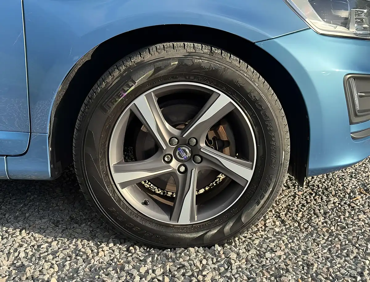 Used 2016 Volvo XC60 R-Design Luxury Nav Power Blue - Interior and Exterior details 9