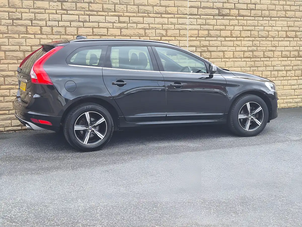 Used 2016 Volvo XC60 R-Design Nav Black - Interior and Exterior details 17