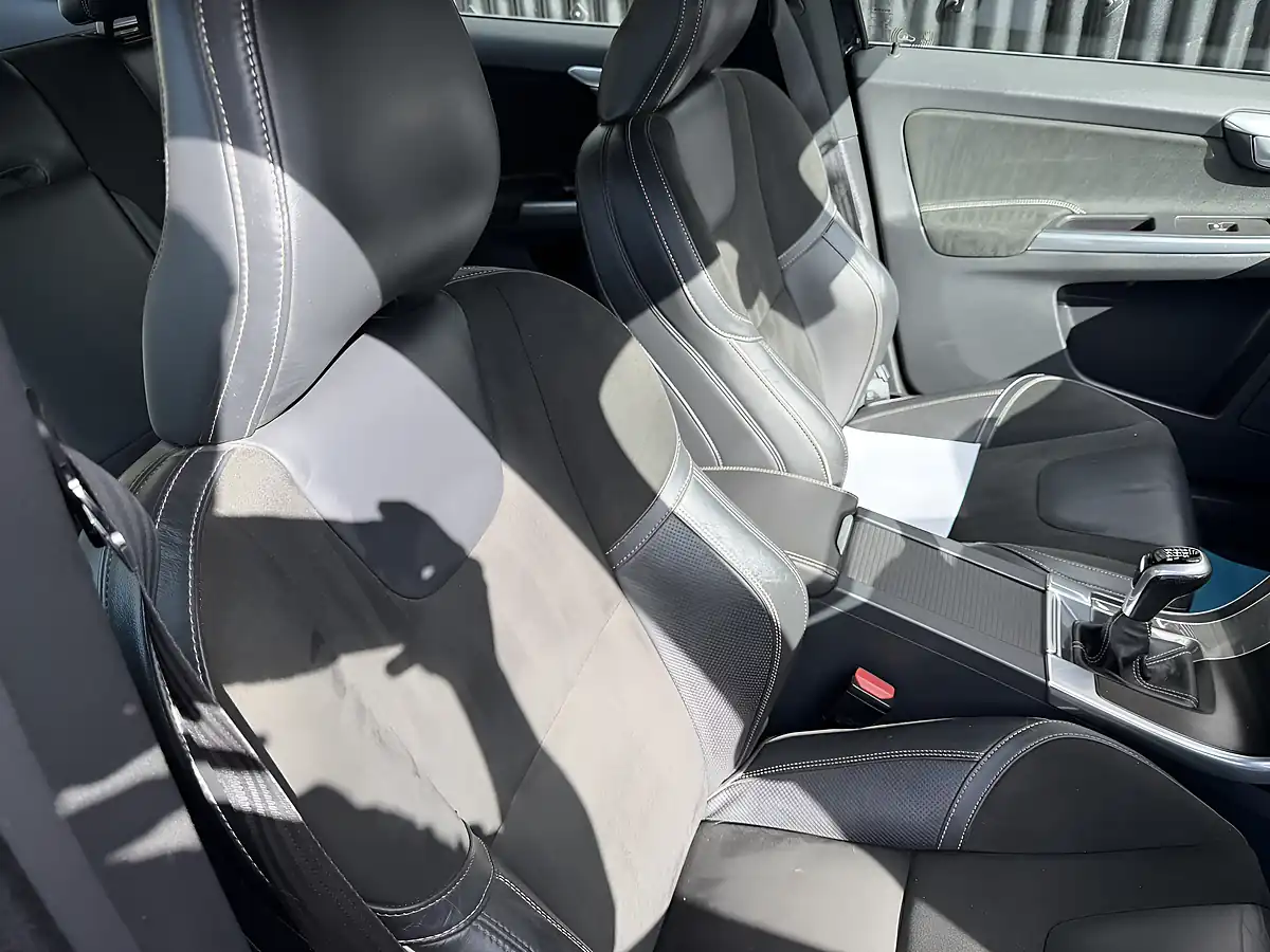 Used 2016 Volvo XC60 R-Design Nav Black - Interior and Exterior details 12