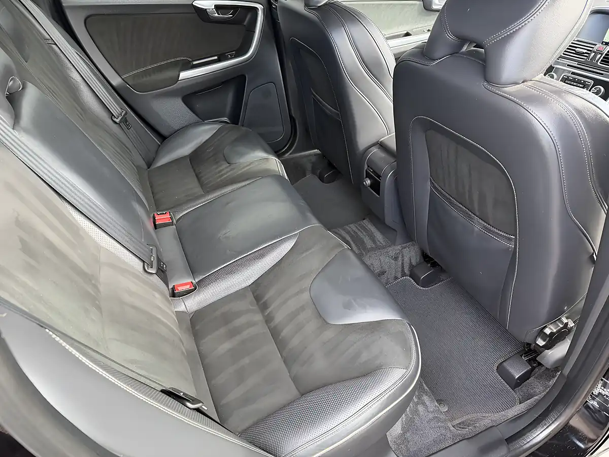 Used 2016 Volvo XC60 R-Design Nav Black - Interior and Exterior details 19