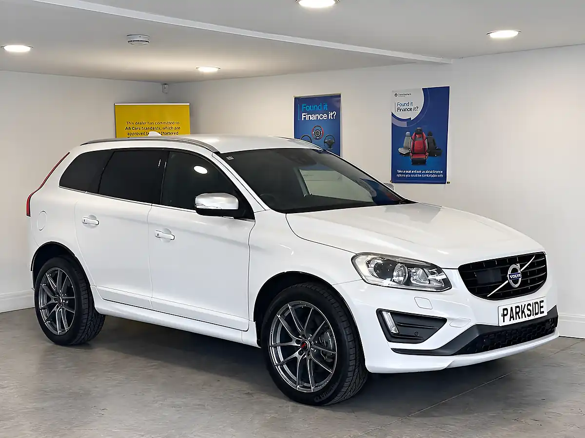 Used 2016 Volvo XC60 R-Design Nav Crystal White - Front View