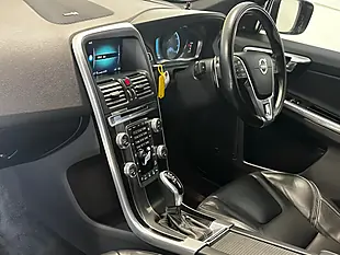 Used 2016 Volvo XC60 R-Design Nav Crystal White - Interior and Exterior details 13
