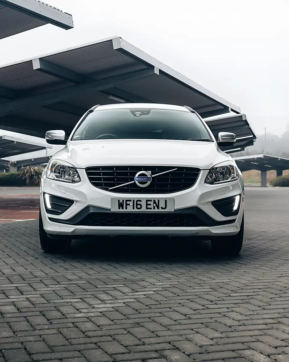 Used 2016 Volvo XC60 R-Design Nav Ice White - Interior and Exterior details 10