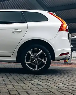 Used 2016 Volvo XC60 R-Design Nav Ice White - Interior and Exterior details 12