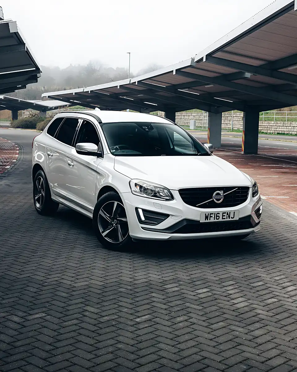 Used 2016 Volvo XC60 R-Design Nav Ice White - Interior and Exterior details 14