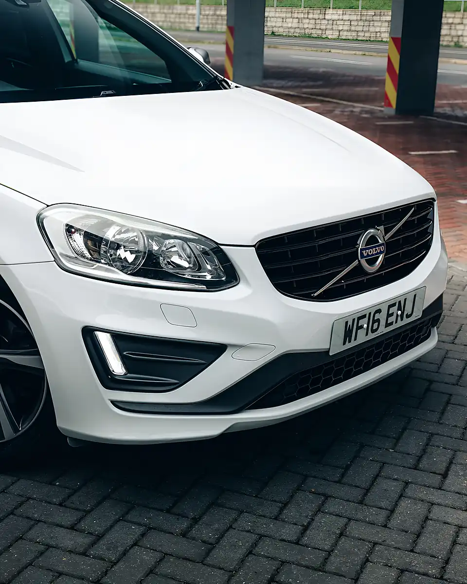 Used 2016 Volvo XC60 R-Design Nav Ice White - Interior and Exterior details 15