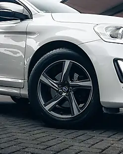 Used 2016 Volvo XC60 R-Design Nav Ice White - Interior and Exterior details 16