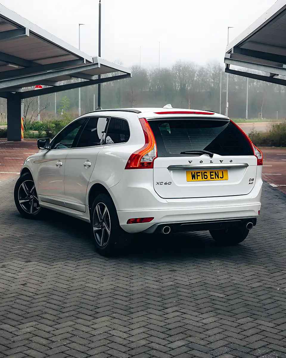 Used 2016 Volvo XC60 R-Design Nav Ice White - Interior and Exterior details 17