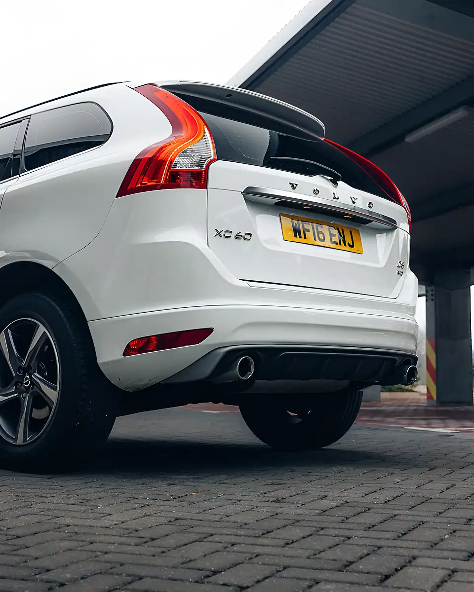 Used 2016 Volvo XC60 R-Design Nav Ice White - Interior and Exterior details 18