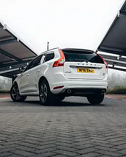 Used 2016 Volvo XC60 R-Design Nav Ice White - Interior and Exterior details 3