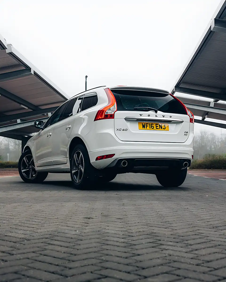 Used 2016 Volvo XC60 R-Design Nav Ice White - Interior and Exterior details 3